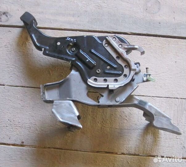 Рычаг стояночного тормоза Nissan Teana J32