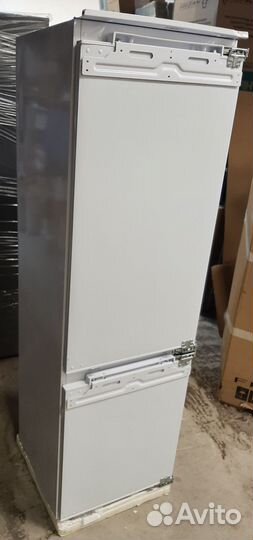 Холодильник встраиваемый HansaBK315.3