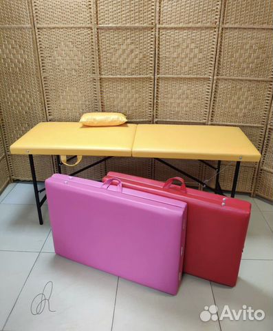 Кушетка в желтом цвете в наличии