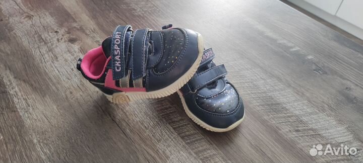 Кроссовки детские 23размер