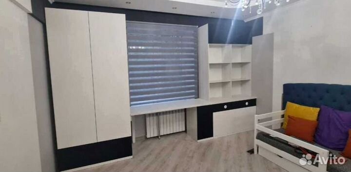 Рабочая зона в углу у окна