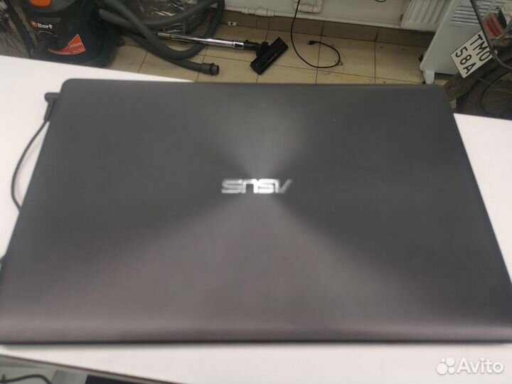 Ноутбук asus X550c
