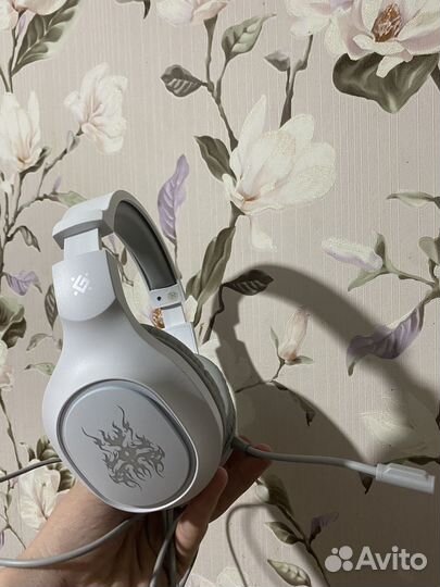 Проводные наушники