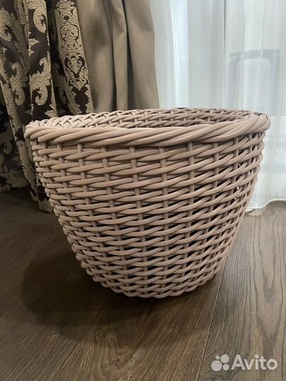 Кашпо из ротанга