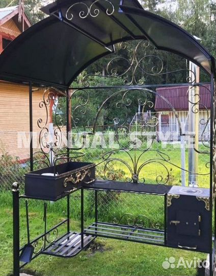 Мангал с крышей