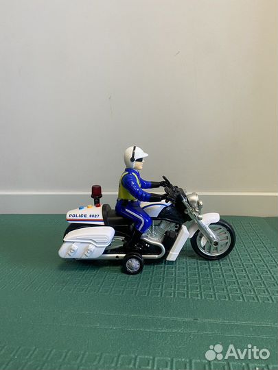 Полицейский мотоцикл