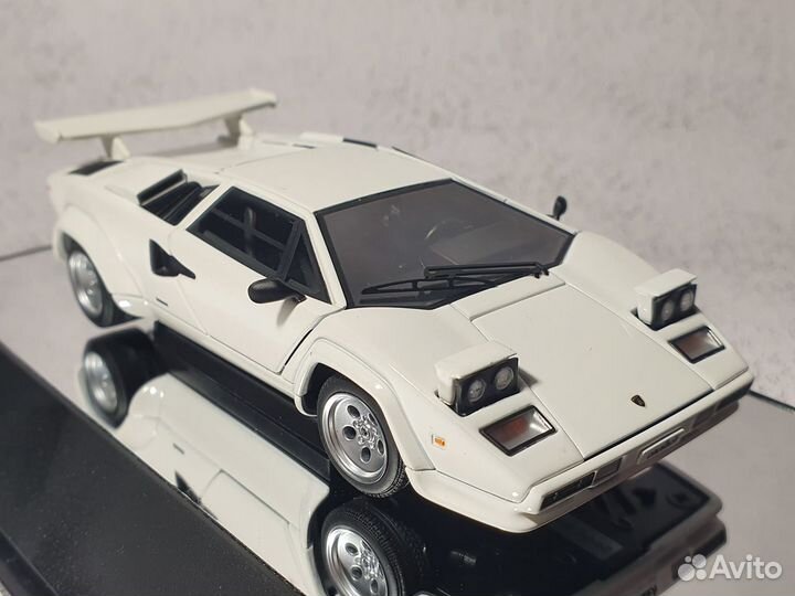 Lamborghini Countach 5000S - AutoArt 1:43