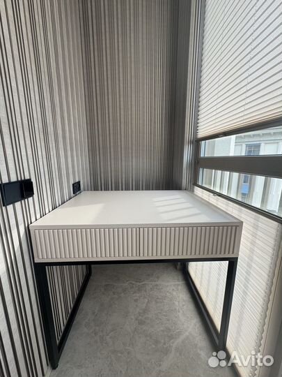 Письменный стол