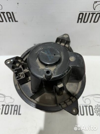 Моторчик отопителя Ford Tourneo Connect 2009