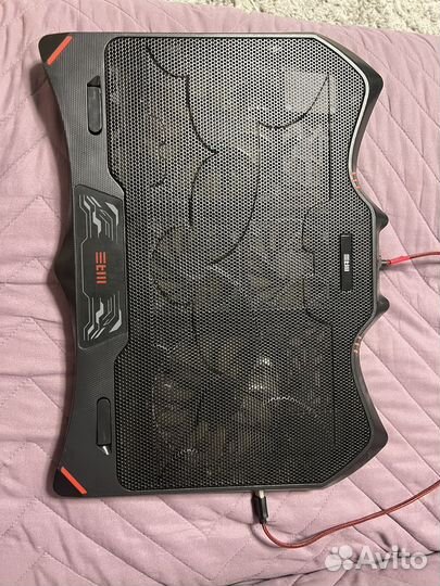 Подставка с охлаждением