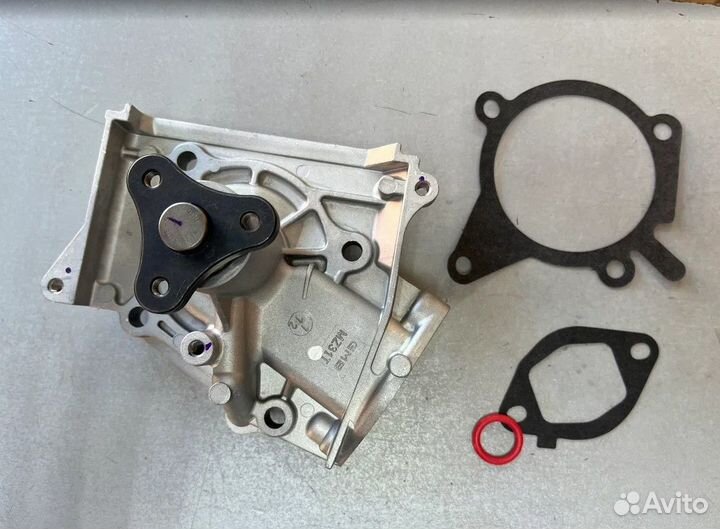 Помпа mazda 323 IV MX-3 RX-7 KIA shuma sephia