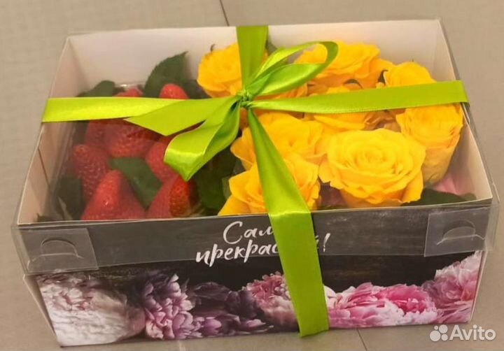 Подарочный набор из сухофруктов и цветов