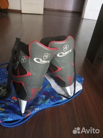 Коньки хоккейные