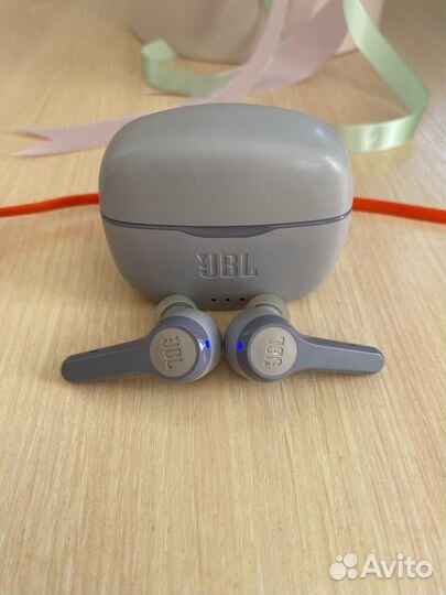 Беспроводные наушники JBL tune215TWS