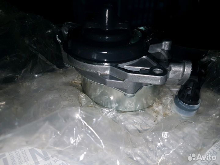 Вакуумный насос Nissan Navara, Pathfinder, Q70/M