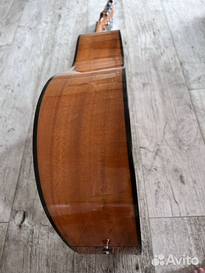 Акустическая гитара