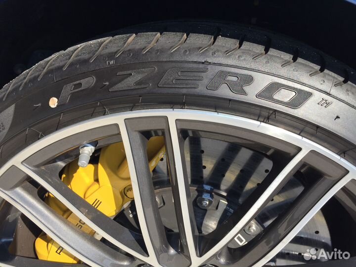 Pirelli P Zero 285/35 R22 и 315/30 R22 107Y