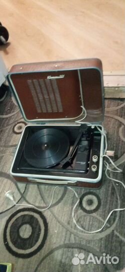 Проигрыватель Юность