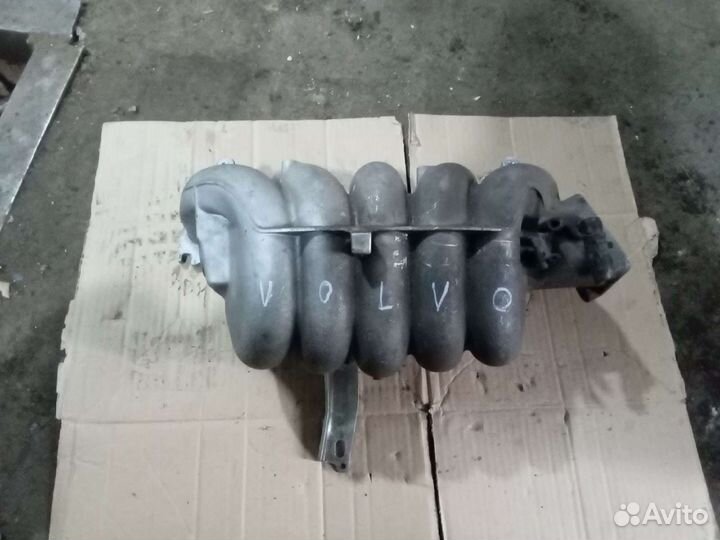 Впускной коллектор Volvo S60