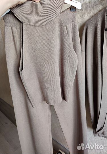 Трикотажный костюм женский брючный теплый