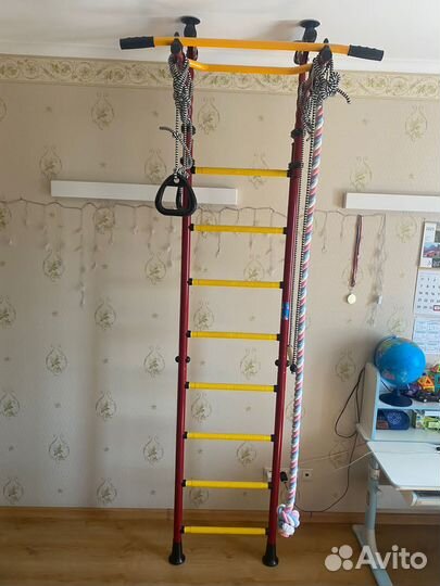 Детская спортивная шведская стенка