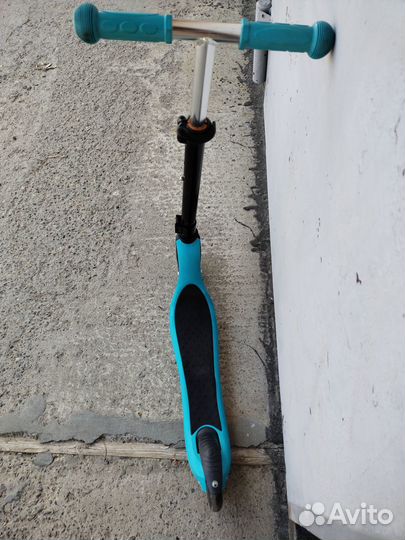 Двухколесный самокат.