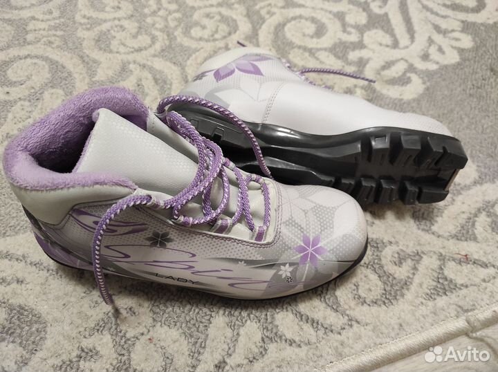 Лыжные ботинки