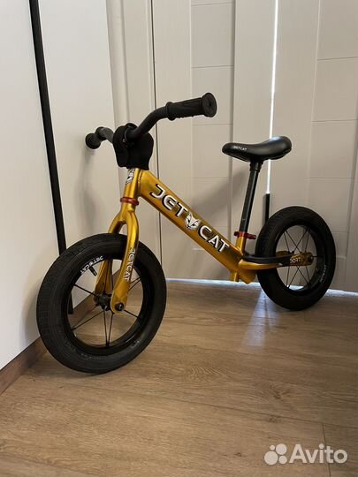 Беговел jetcat sport 12