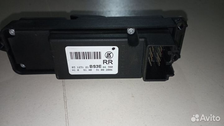 Кнопка заднего правого стеклоподъемника Mazda 3