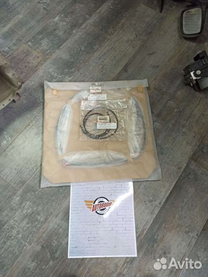 Молдинг лобового стекла toyota Corolla 150