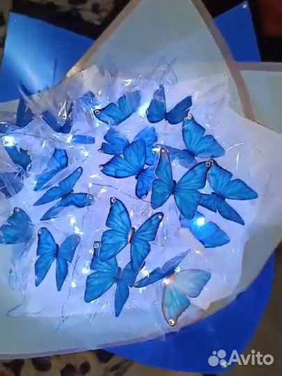 Букет из бабочек, атласных лент