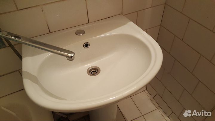 Раковина для ванной с пьедесталом б/у