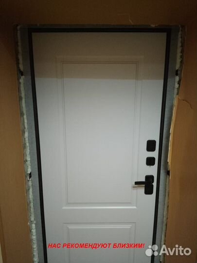 Тяжелая дверь входная в дом