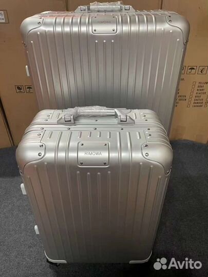 Чемодан на колесах Rimowa Original