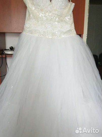 Свадебное платье