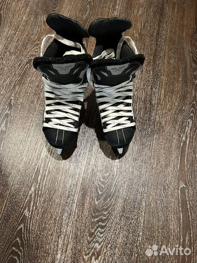 Коньки хоккейные ссм