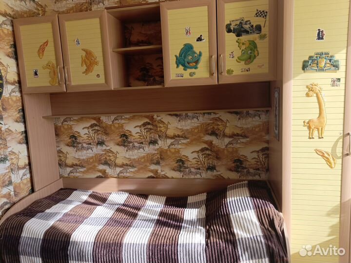 Мебельный гарнитур в детскую