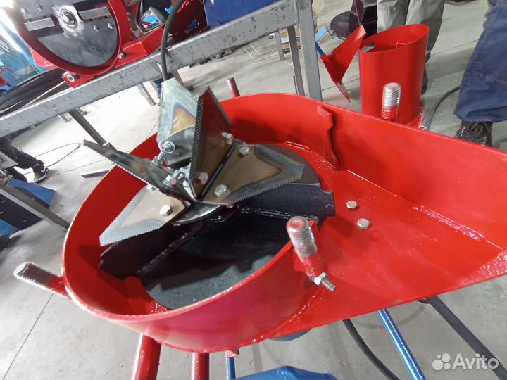 Измельчитель травы и веток 2в1 утр-1257