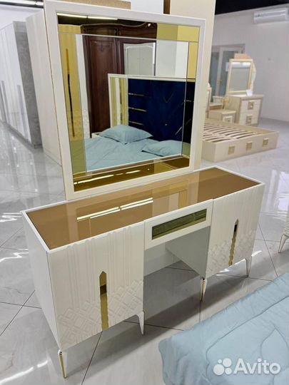 Спальные Гарнитуры