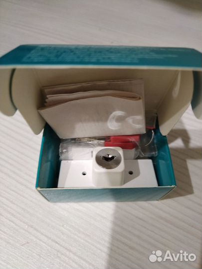 Блокиратор на окна поворот. с цил. и ключ. бел