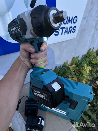 Гайковерт аккумуляторный makita грузовой 2200 N.m