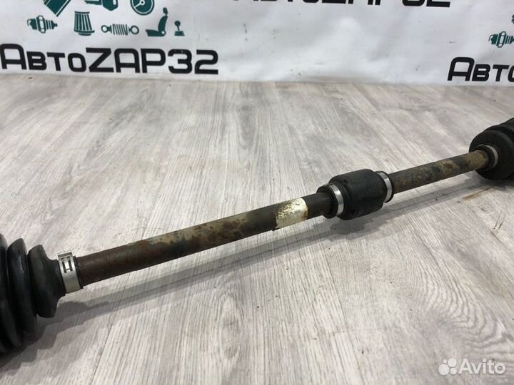 Привод передний правый Hyundai Accent G4EC 2007