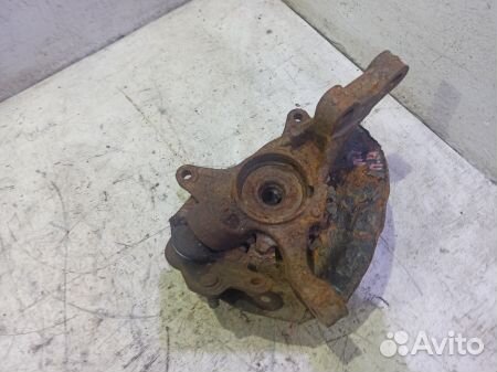 Кулак передний правый 4321139045