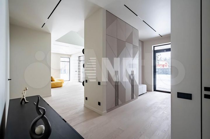 Дом 220 м² на участке 23 сот.