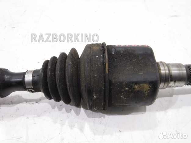 Привод передний правый 04641884AA