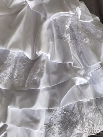 Платье свадебное белое или на выпускной