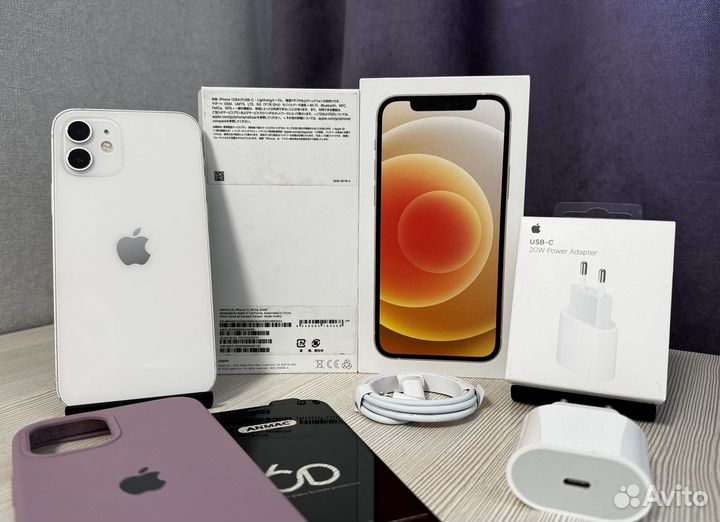 iPhone 12, 64 ГБ