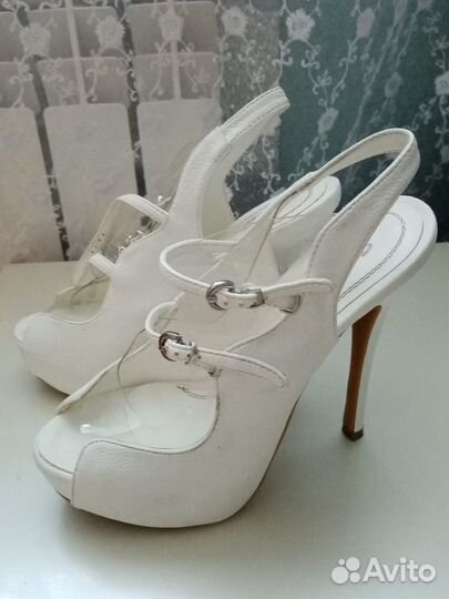 Белые туфли р35
