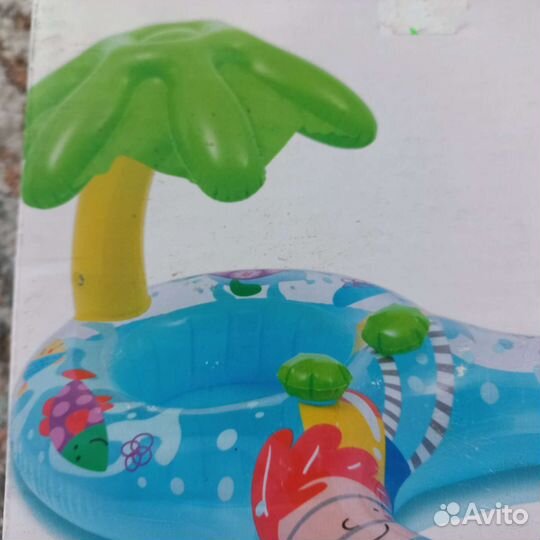 Надувной матрас с пальмой