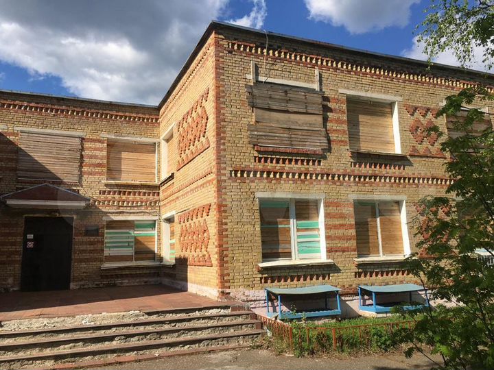 Свободного назначения, 1078.1 м²,с землей 5786 м2